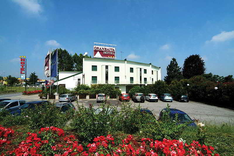 Hotel Granbaita Savigliano Buitenkant foto